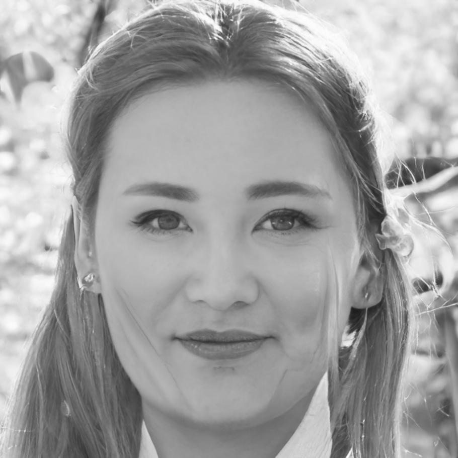 Elena Martínez, Directora de Análisis Financiero